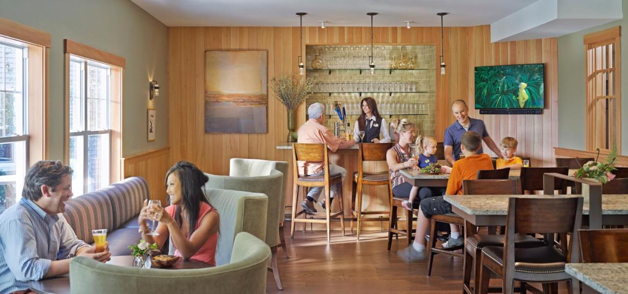 | Green Mountain Suites Hotel