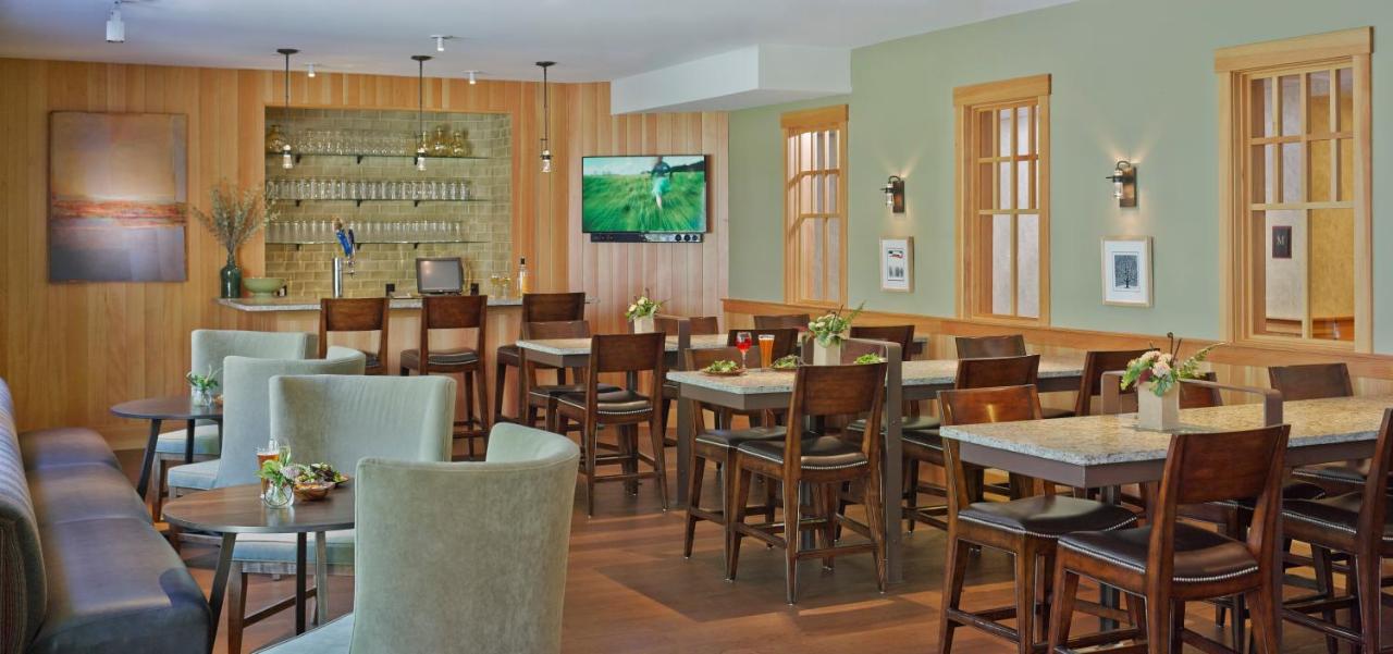 | Green Mountain Suites Hotel