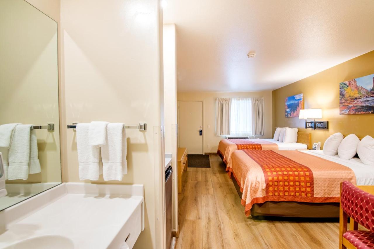 | Glenwood Springs Cedar Lodge