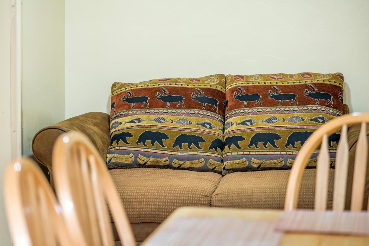 | Glenwood Springs Cedar Lodge