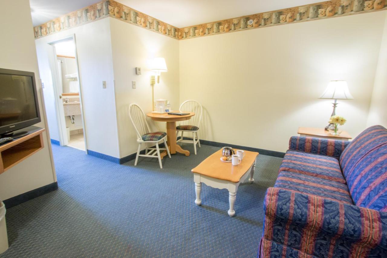  | Blue Gate Garden Inn