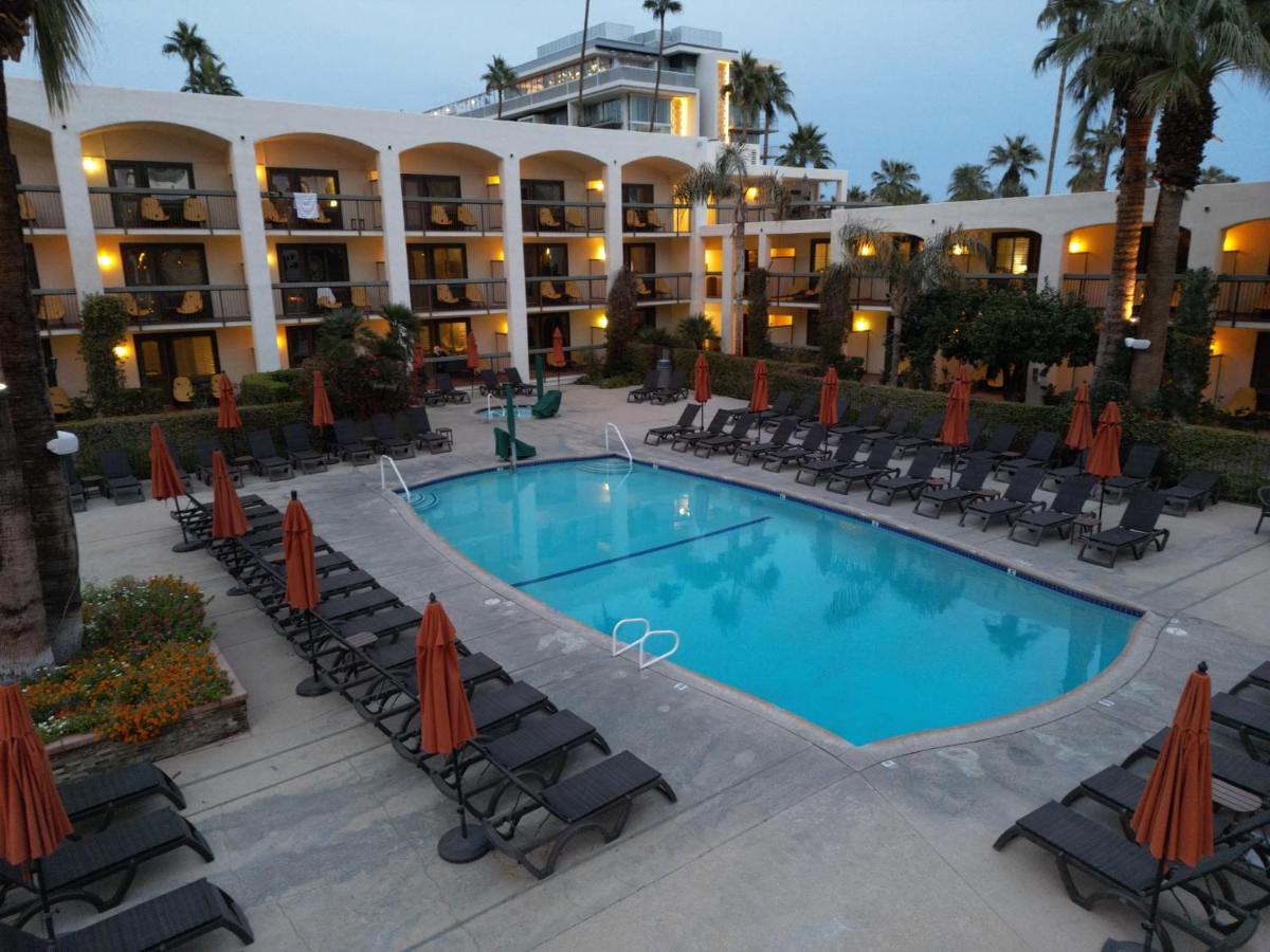 | Palm Mountain Resort & Spa