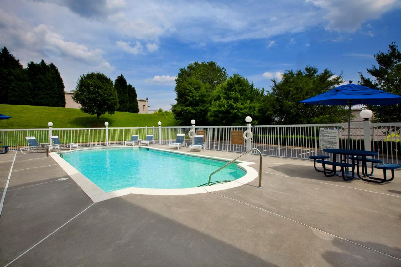  | Four Points by Sheraton Charlotte/Pineville