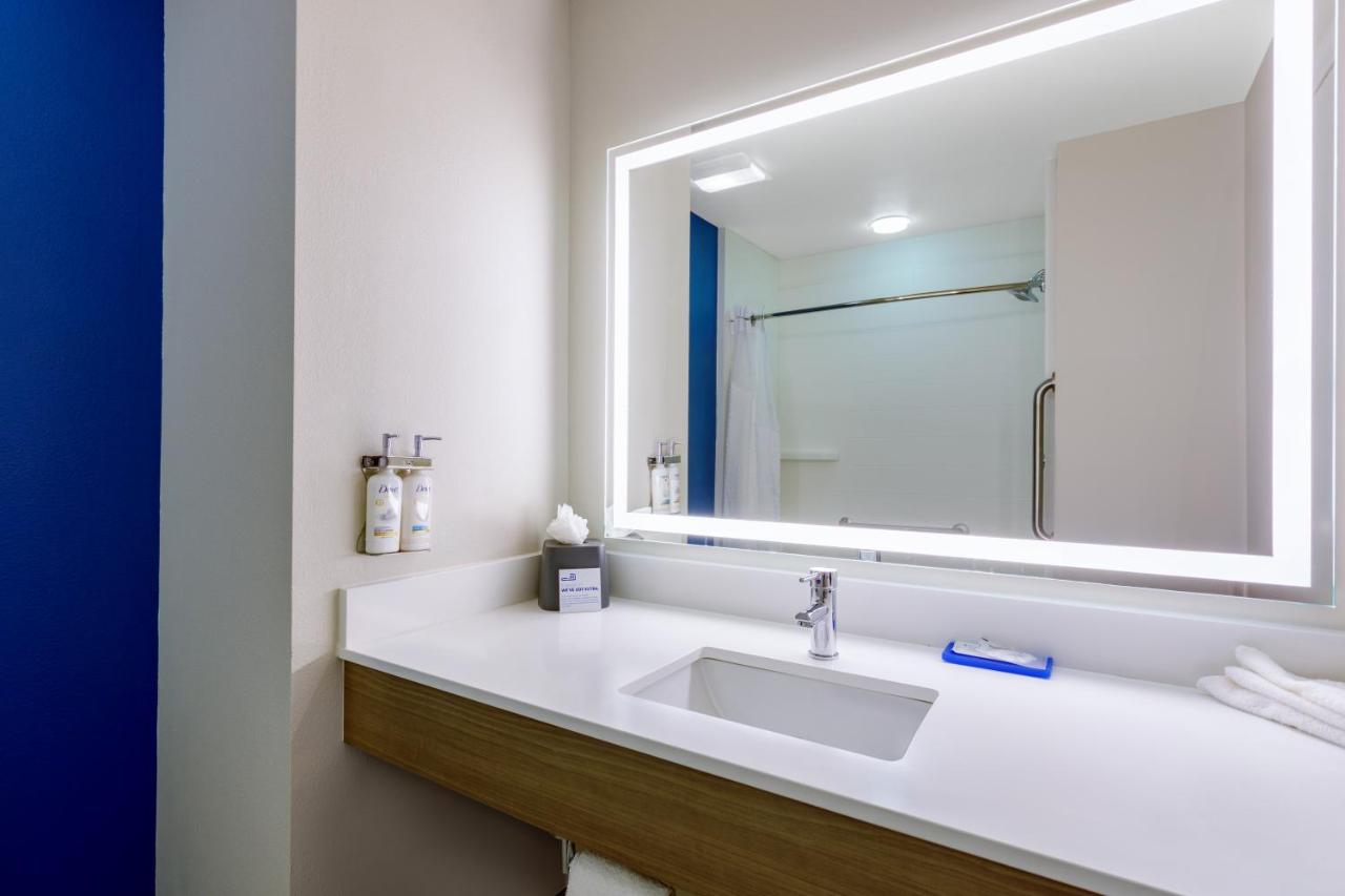 | Holiday Inn Express Hotel & Suites Ocoee East, an IHG Hotel