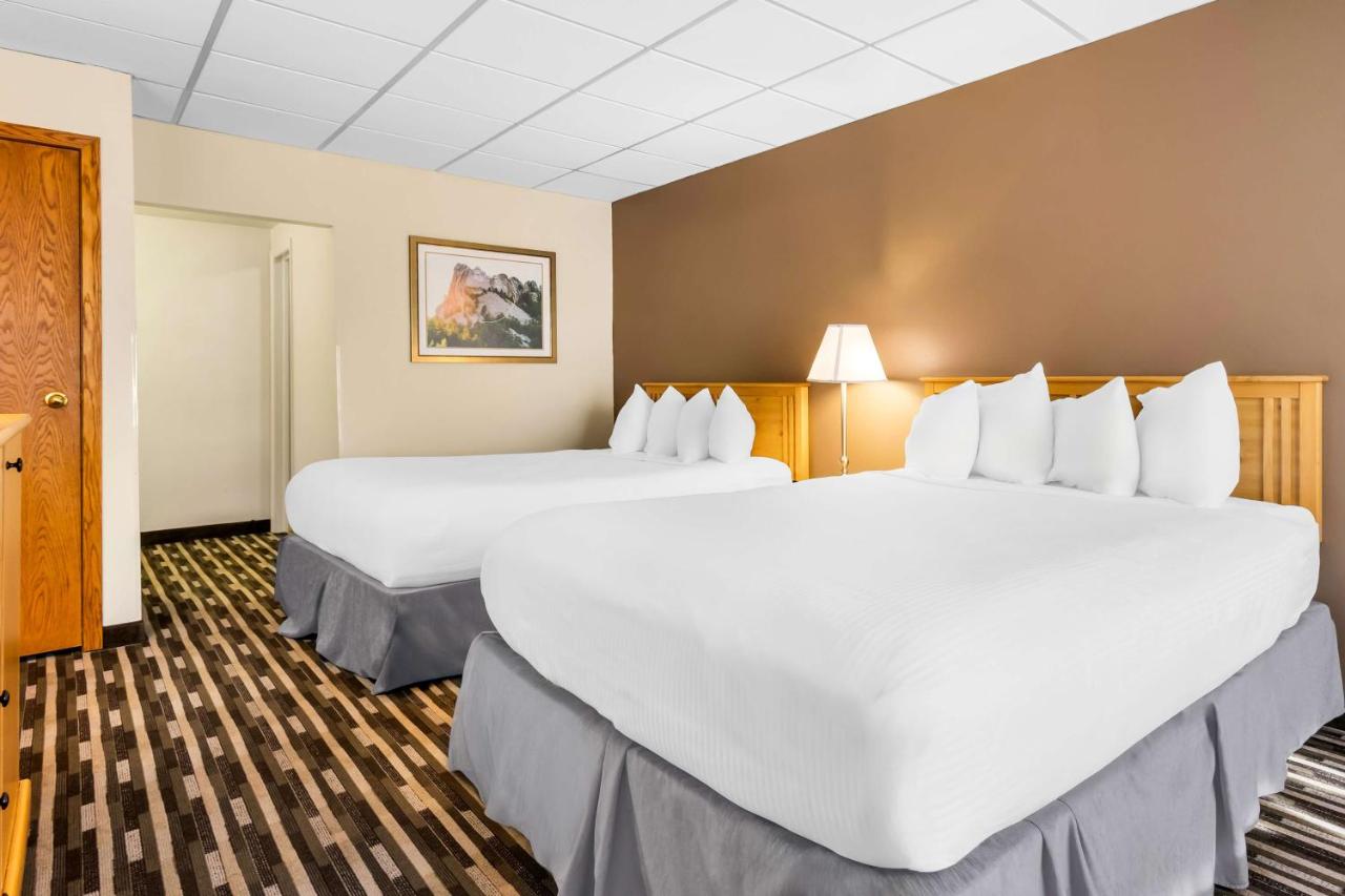 King Suite - Ground Floor/Non-Smoking at Best Western Lee's Motor Inn