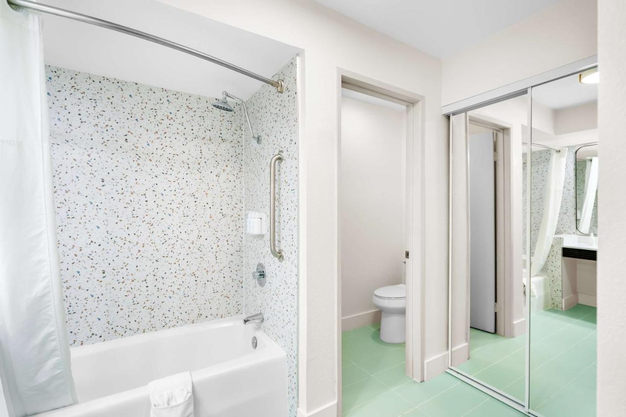 Junior King Suite - Non-Smoking at Quality Inn & Suites Indio I-10