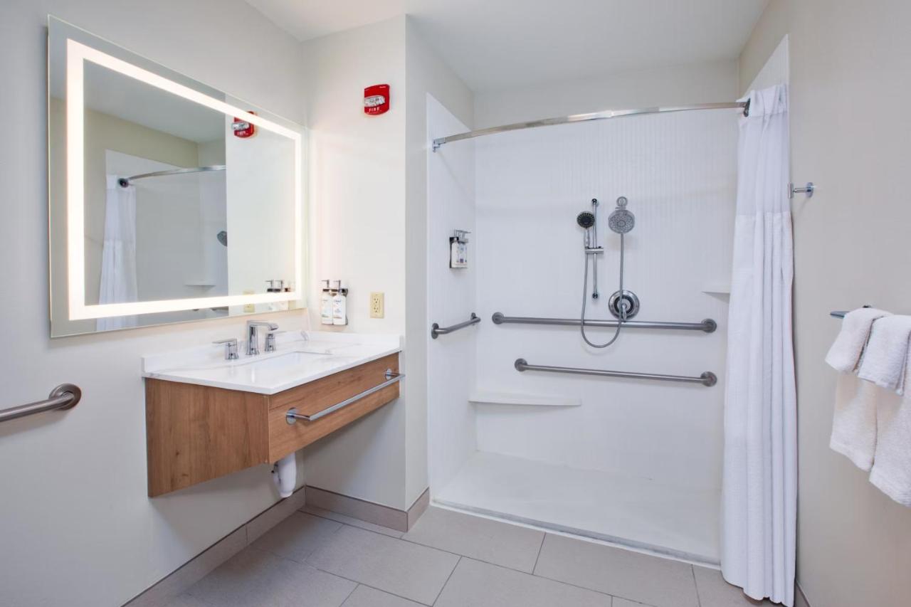 Queen Studio Suite - Mobility Accessible Roll in Shower/Non-Smoking at Staybridge Suites Omaha 80th And Dodge, an IHG Hotel