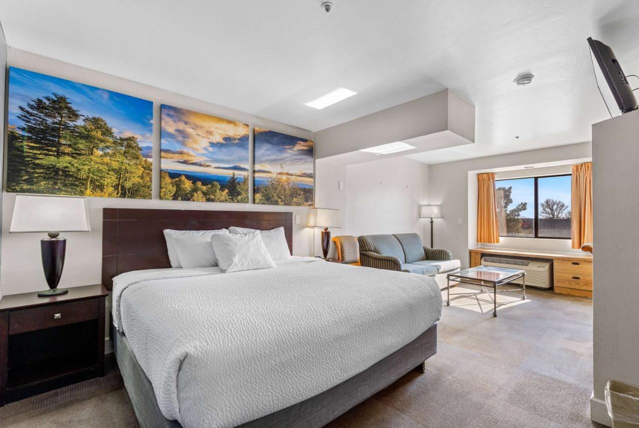 King Studio Suite - Non-Pet Friendly/Non-Smoking at Days Inn by Wyndham Camp Verde Arizona