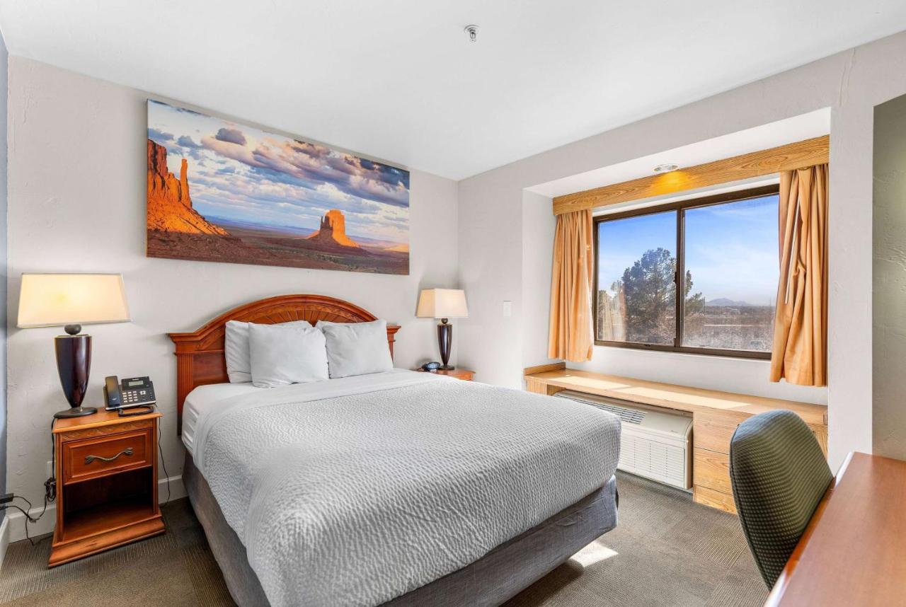 Queen Room - Non-Pet Friendly/Non-Smoking at Days Inn by Wyndham Camp Verde Arizona