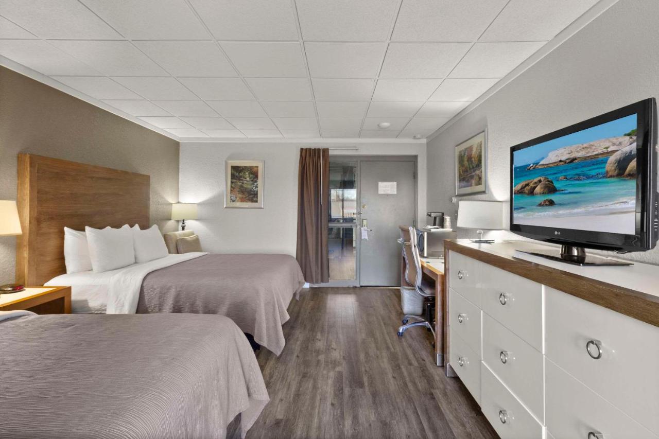 Standard Queen Room with Two Queen Beds - Non-Smoking at Quality Inn & Suites Green Bay Downtown