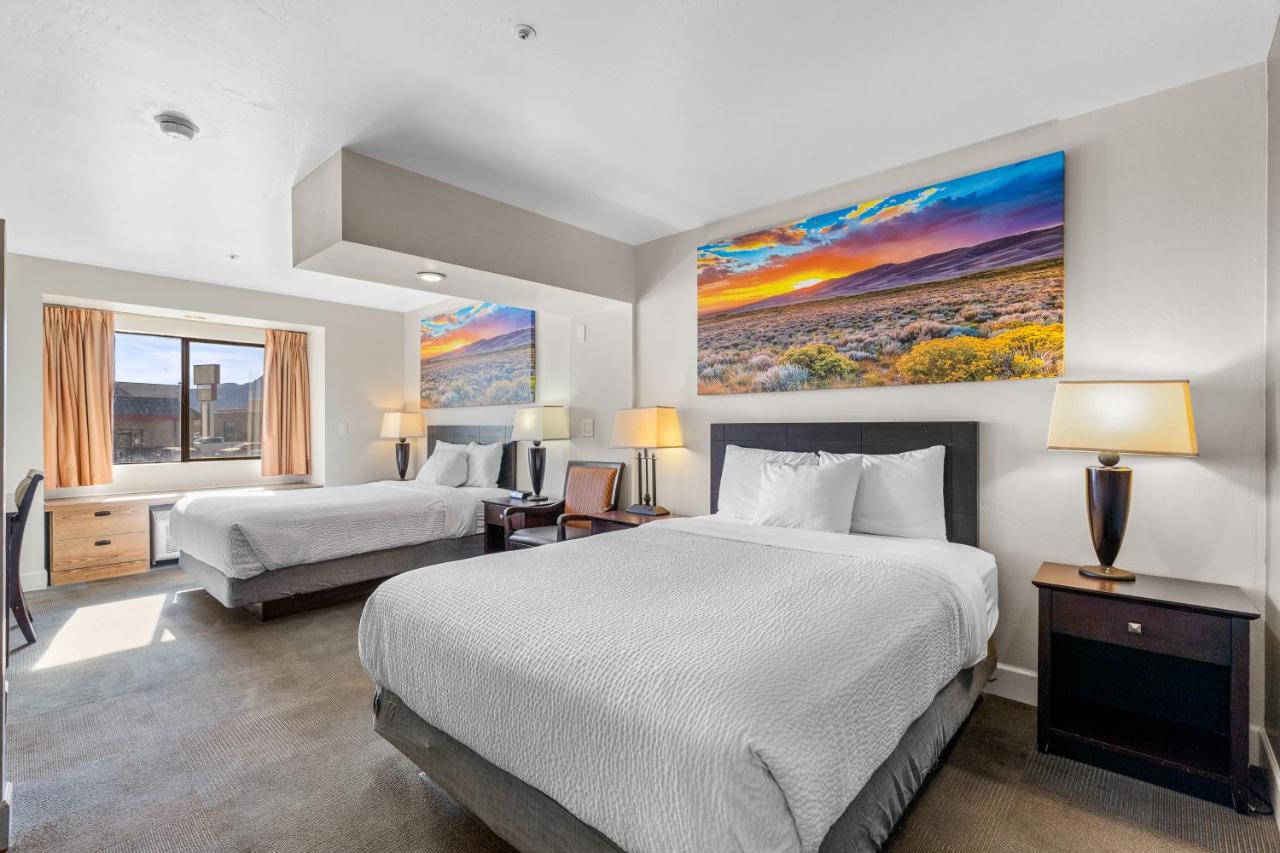Queen Suite with Two Queen Beds - Non-Pet Friendly/Non-Smoking at Days Inn by Wyndham Camp Verde Arizona