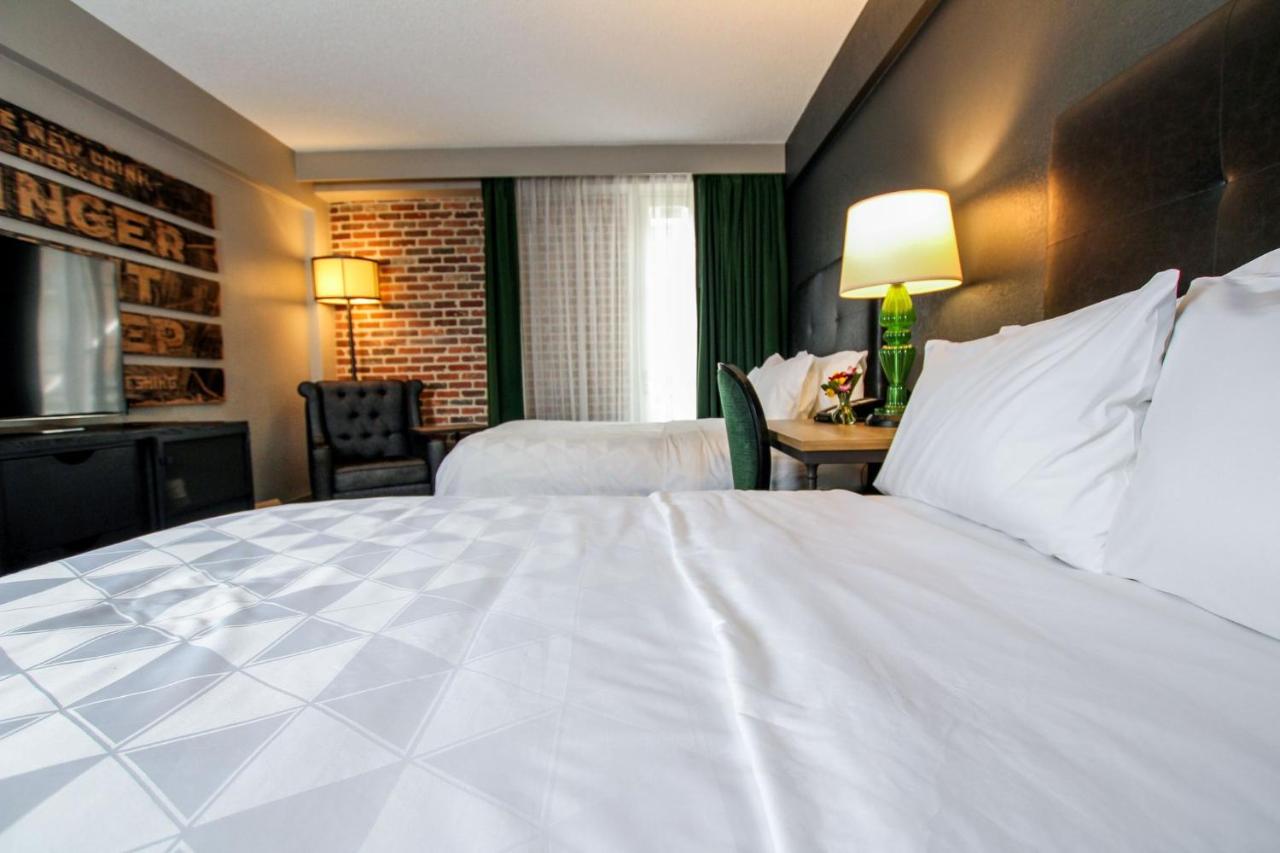 | Holiday Inn FRENCH QUARTER-CHATEAU LEMOYNE, an IHG Hotel