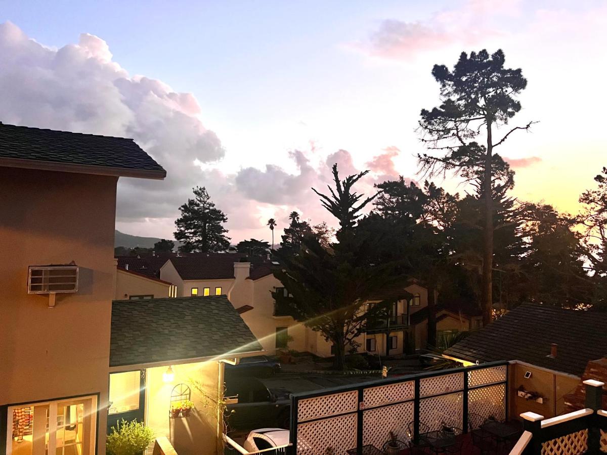 | Carmel Wayfarer Inn