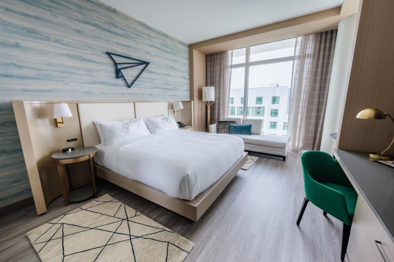 Standard King Room at Marriott Fort Lauderdale Airport