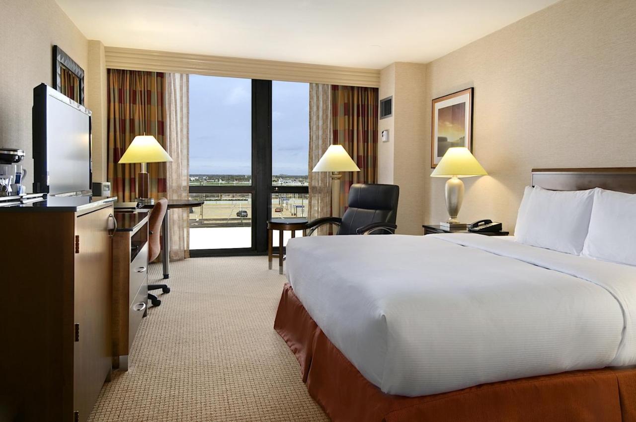  | Hilton Chicago O'Hare Airport