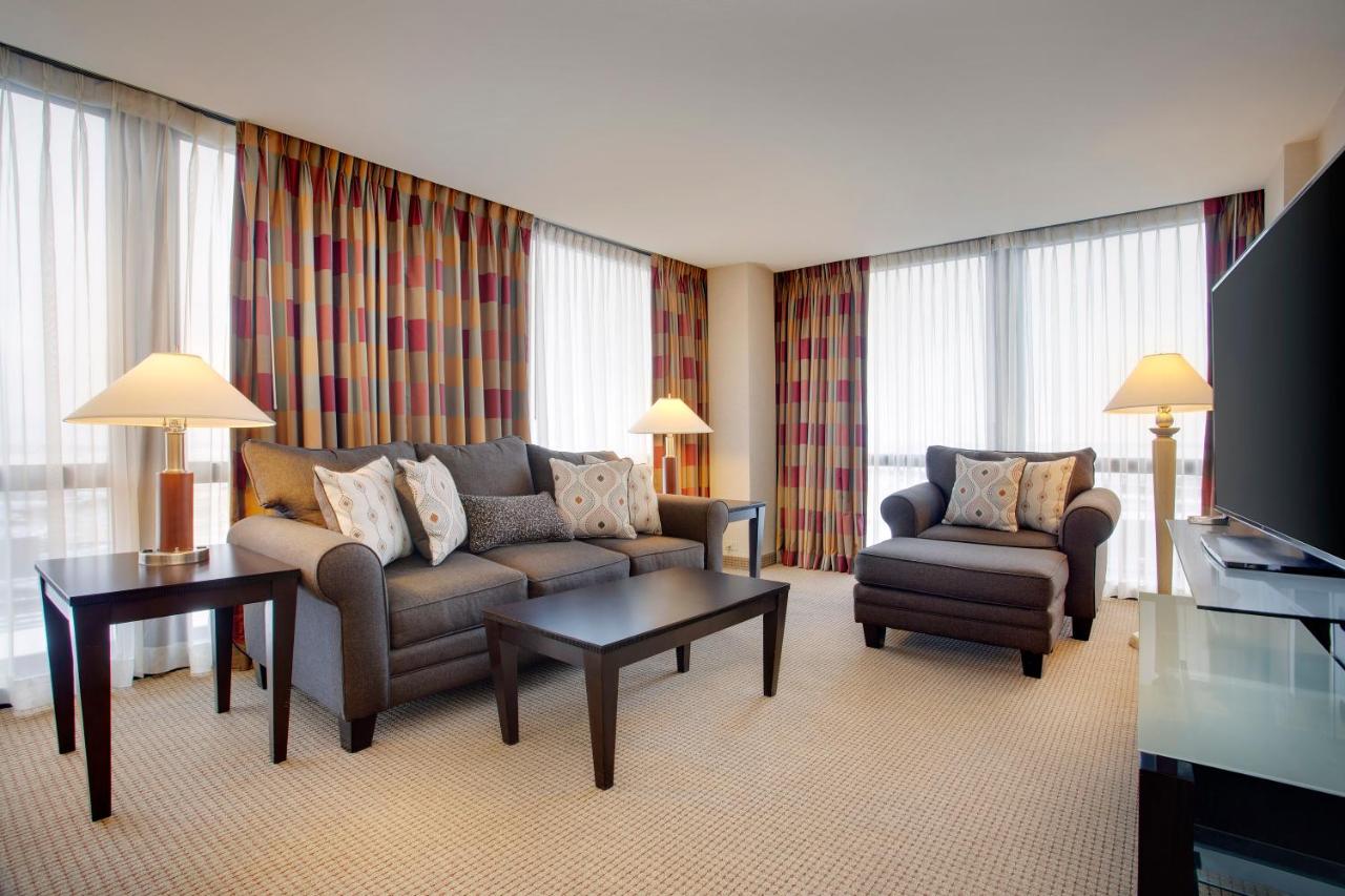  | Hilton Chicago O'Hare Airport