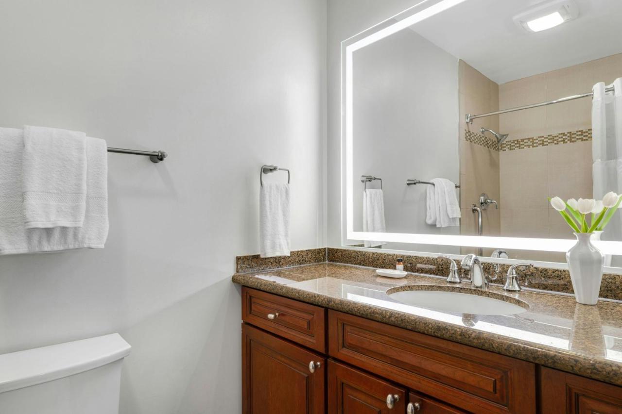 | Marriott's Manor Club at Ford's Colony