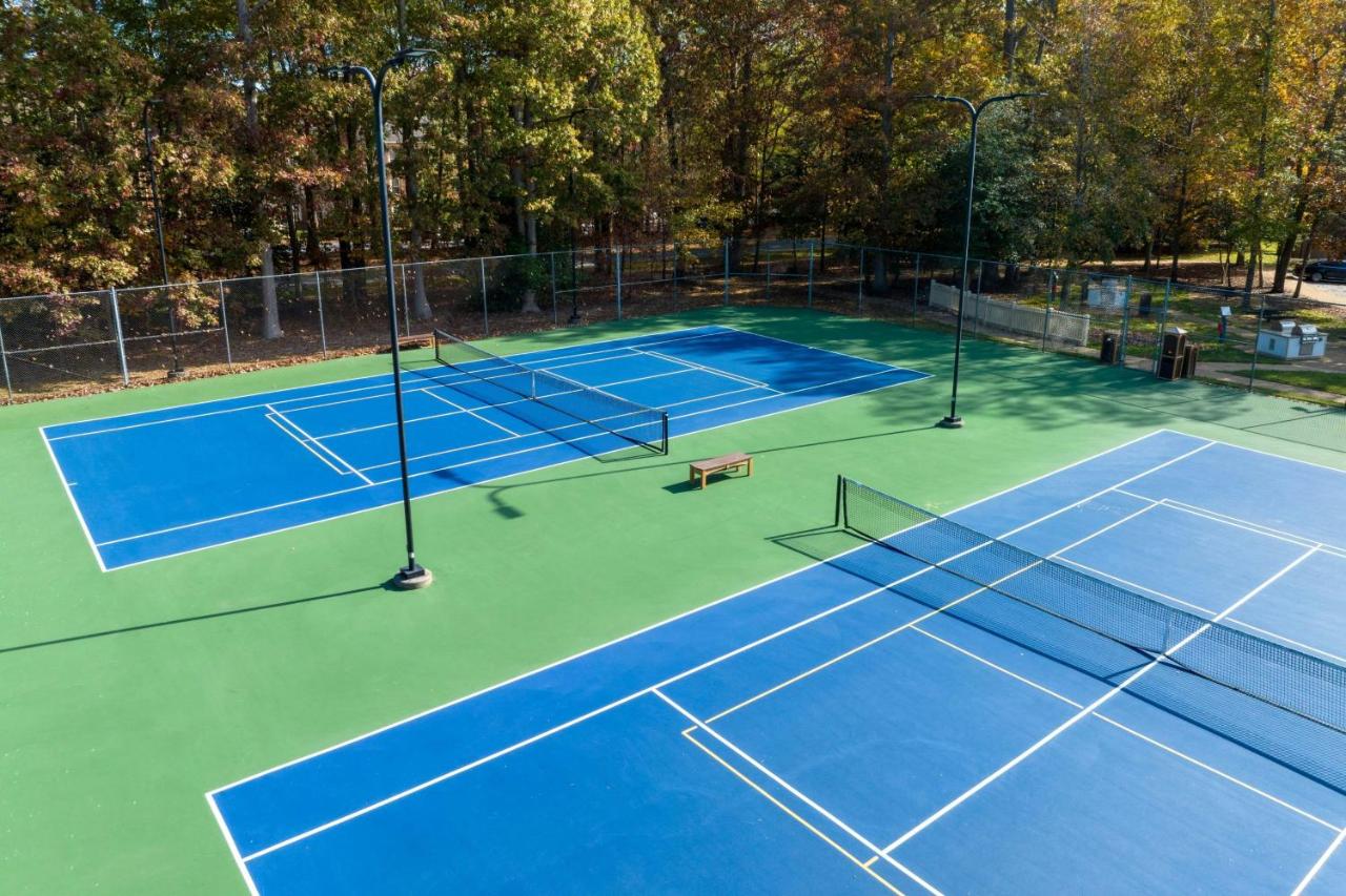 | Marriott's Manor Club at Ford's Colony