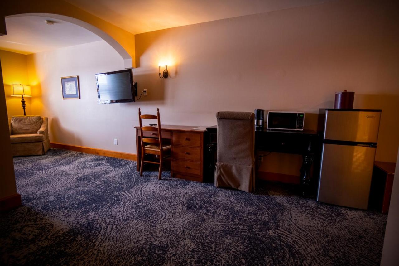 Deluxe Single Room at Nuks Executive Suites