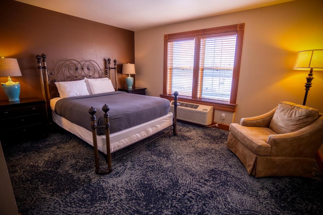 Deluxe Single Room at Nuks Executive Suites