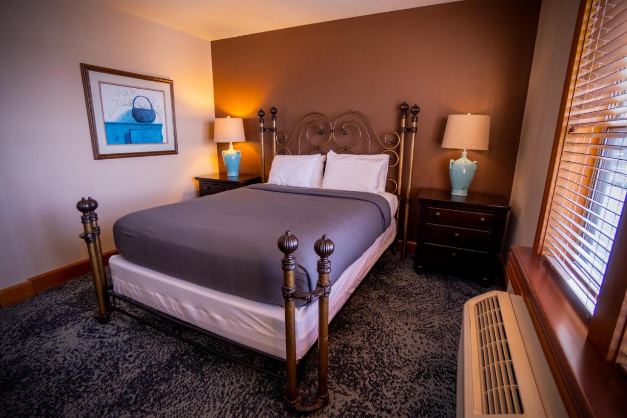 Deluxe Single Room at Nuks Executive Suites