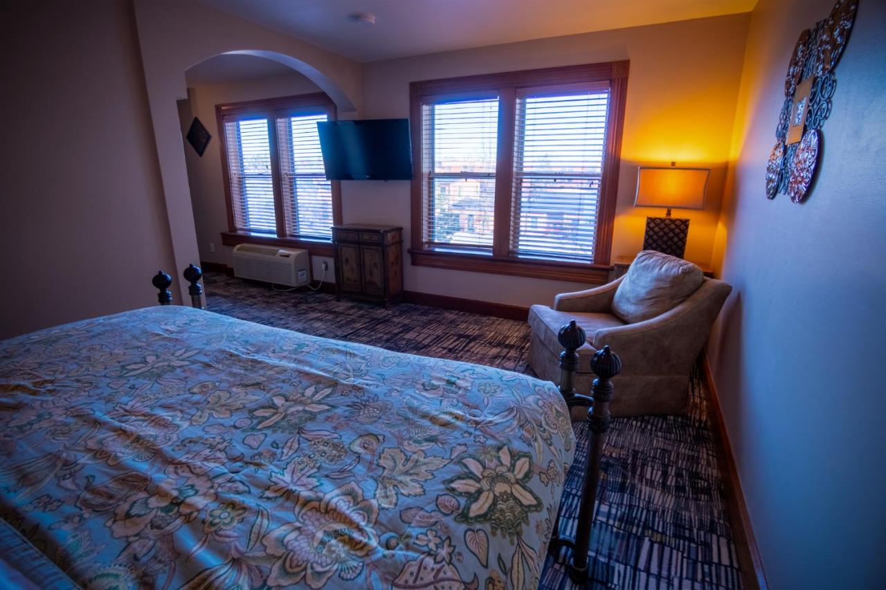 Deluxe King Suite at Nuks Executive Suites