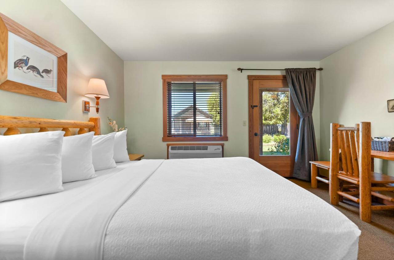 | Mt Gardner Inn