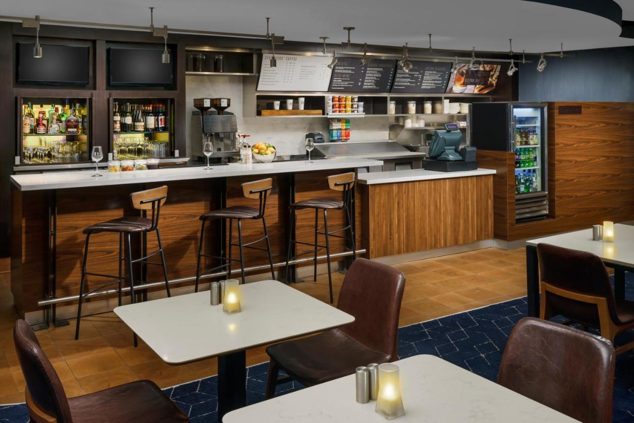 | Courtyard Hartford Farmington