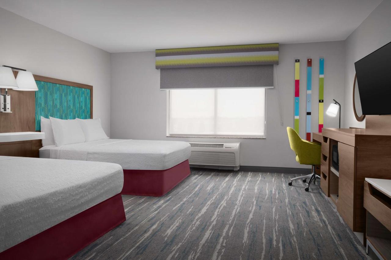 Queen Room with Two Queen Beds - Non-Smoking at Hampton Inn Yorkville