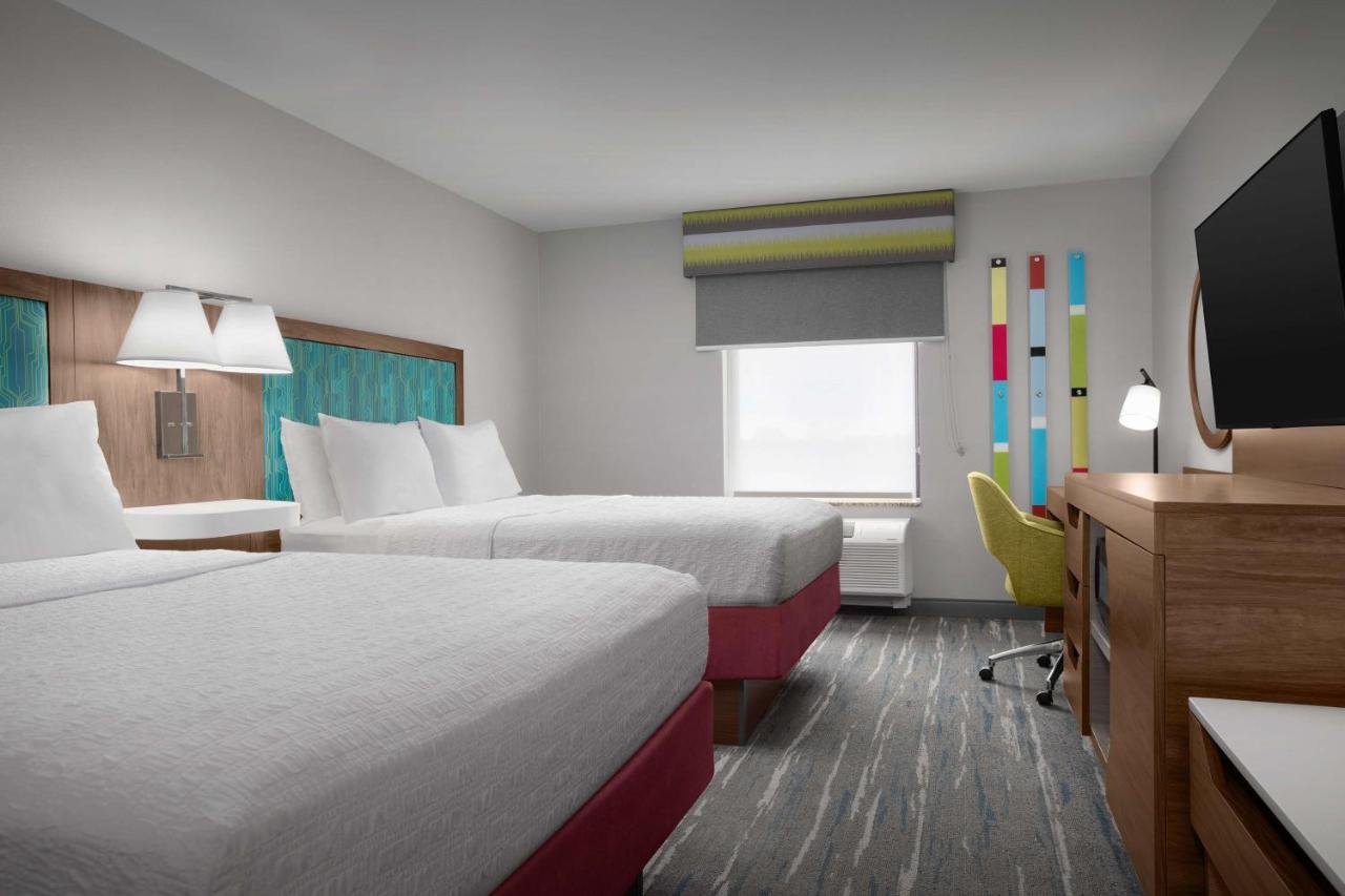 Queen Room with Two Queen Beds - Non-Smoking at Hampton Inn Yorkville