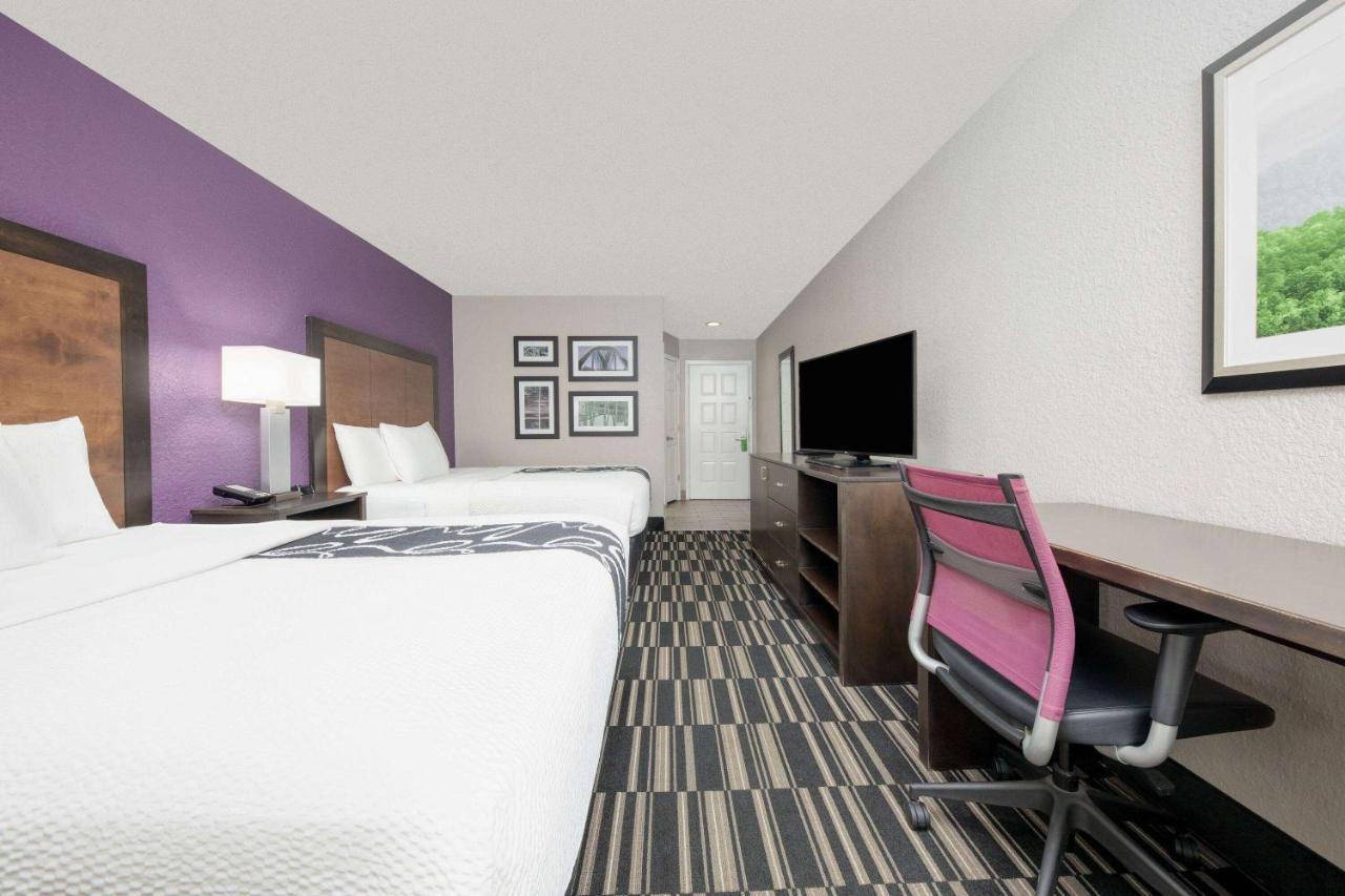Double Room with Two Double Beds at Super 8 by Wyndham El Dorado