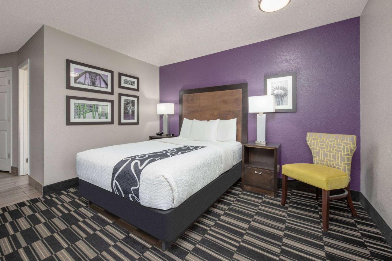 King Room at Super 8 by Wyndham El Dorado