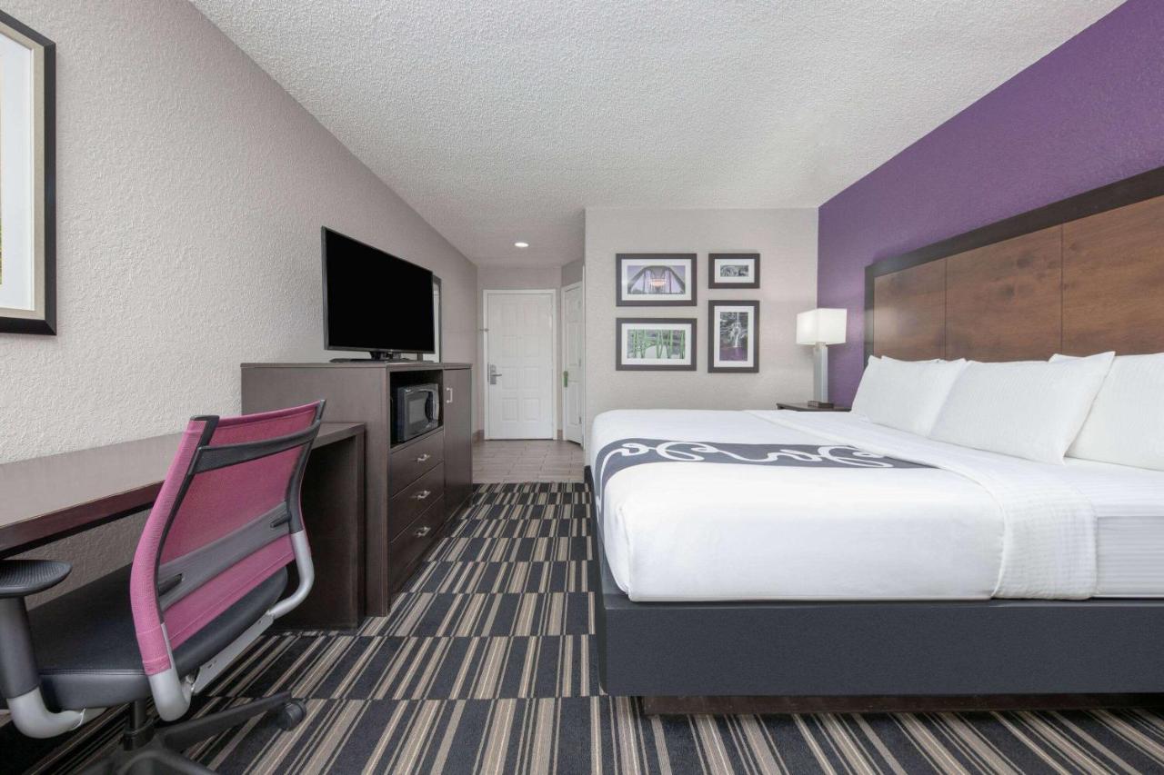 King Room at Super 8 by Wyndham El Dorado