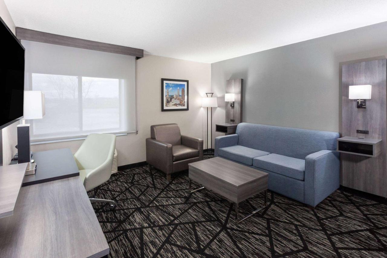 Two-Room King Suite - Non-Smoking at La Quinta Inn by Wyndham Cleveland Independence