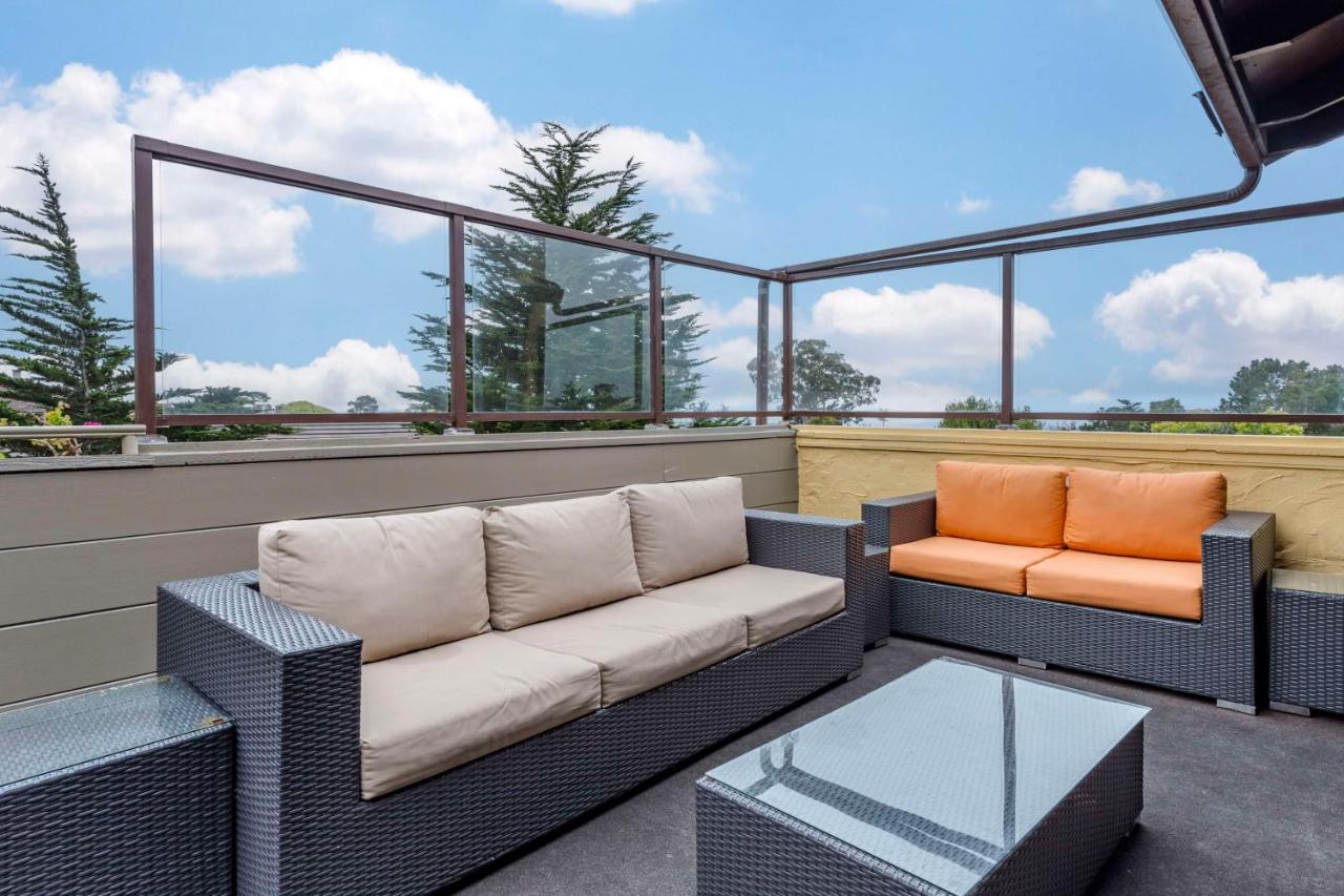 | Best Western Carmel's Town House Lodge