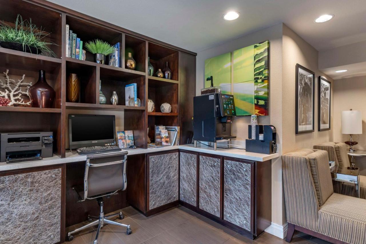 | Best Western Carmel's Town House Lodge