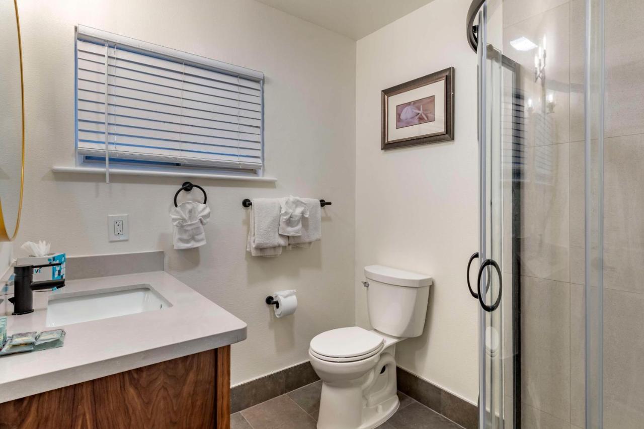 | Best Western Carmel's Town House Lodge