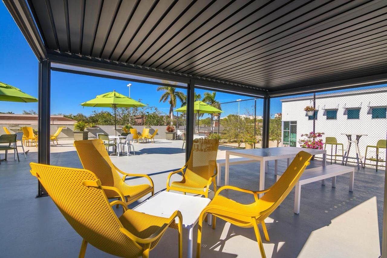 | Naples Park Central Hotel