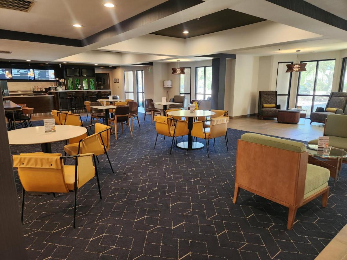 | Courtyard Houston The Woodlands