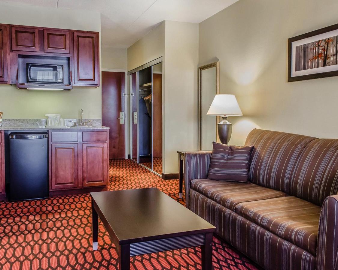 King Room - Non-Smoking at Baymont by Wyndham Harrisburg