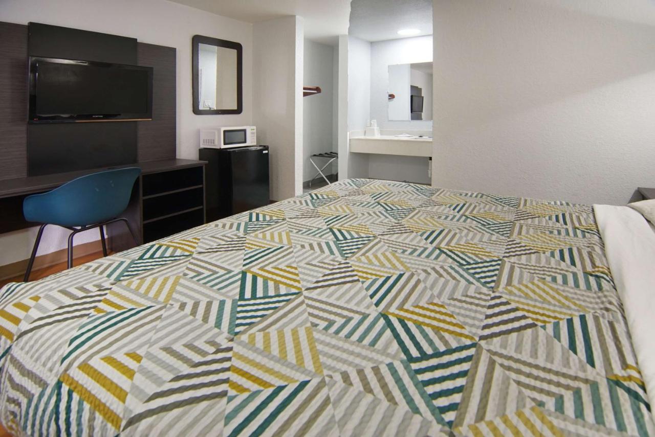  | Motel 6-Red Oak, TX - Dallas
