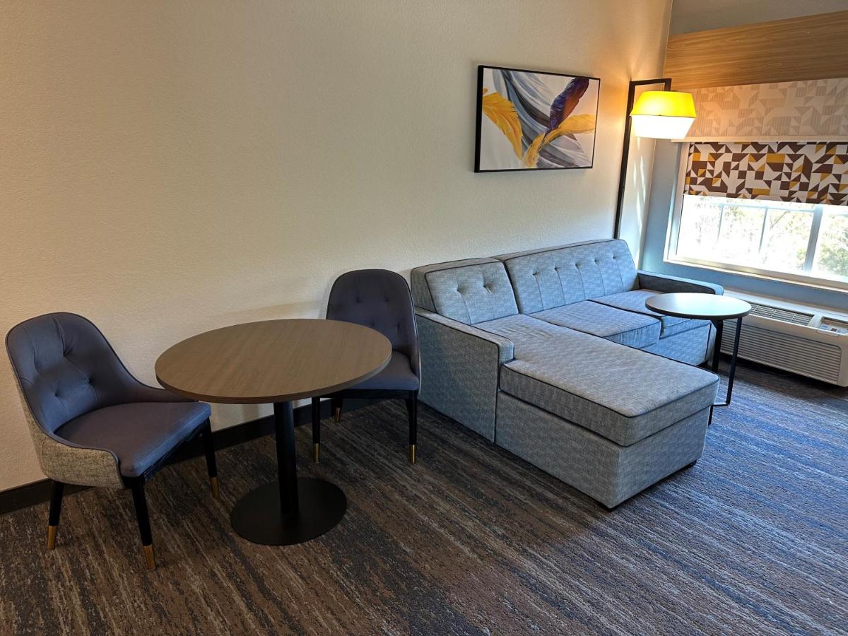 King Suite - Non-Smoking at La Quinta Inn & Suites by Wyndham Macon West