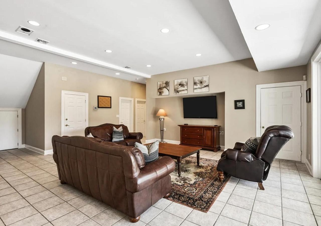 | Villa Skylar