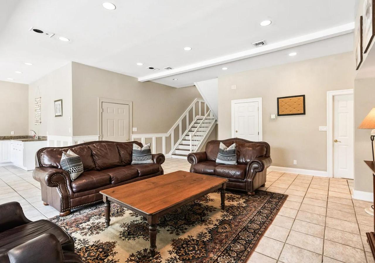 | Villa Skylar