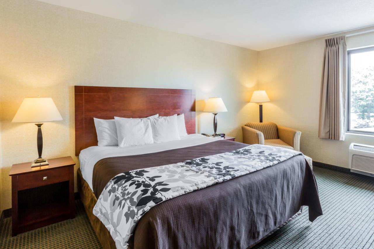 King Room - Disability Access/Non-Smoking at Sleep Inn & Suites Manchester near Arnold AFB