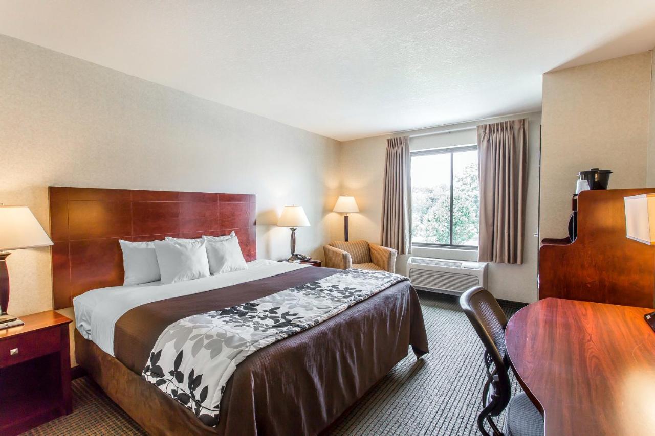 King Room - Disability Access/Non-Smoking at Sleep Inn & Suites Manchester near Arnold AFB
