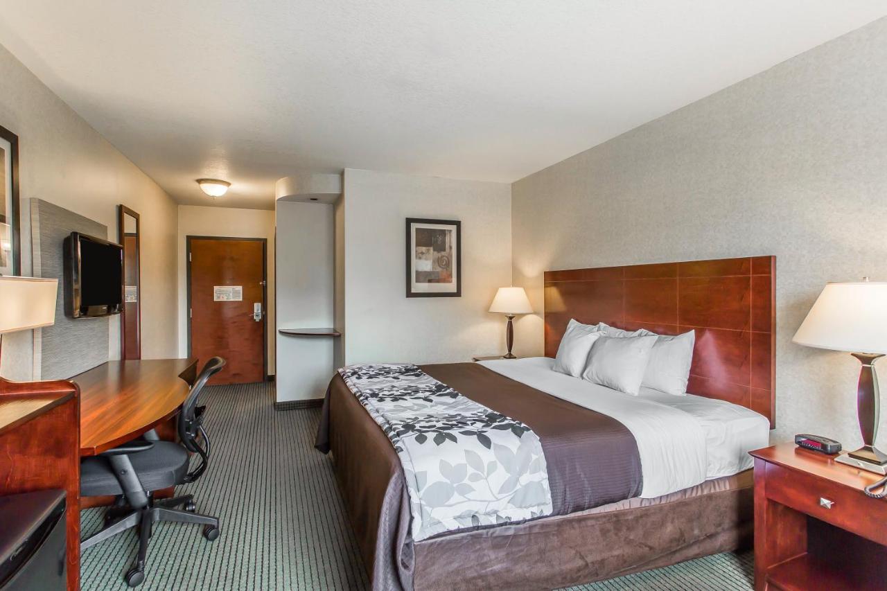 King Room - Disability Access/Non-Smoking at Sleep Inn & Suites Manchester near Arnold AFB