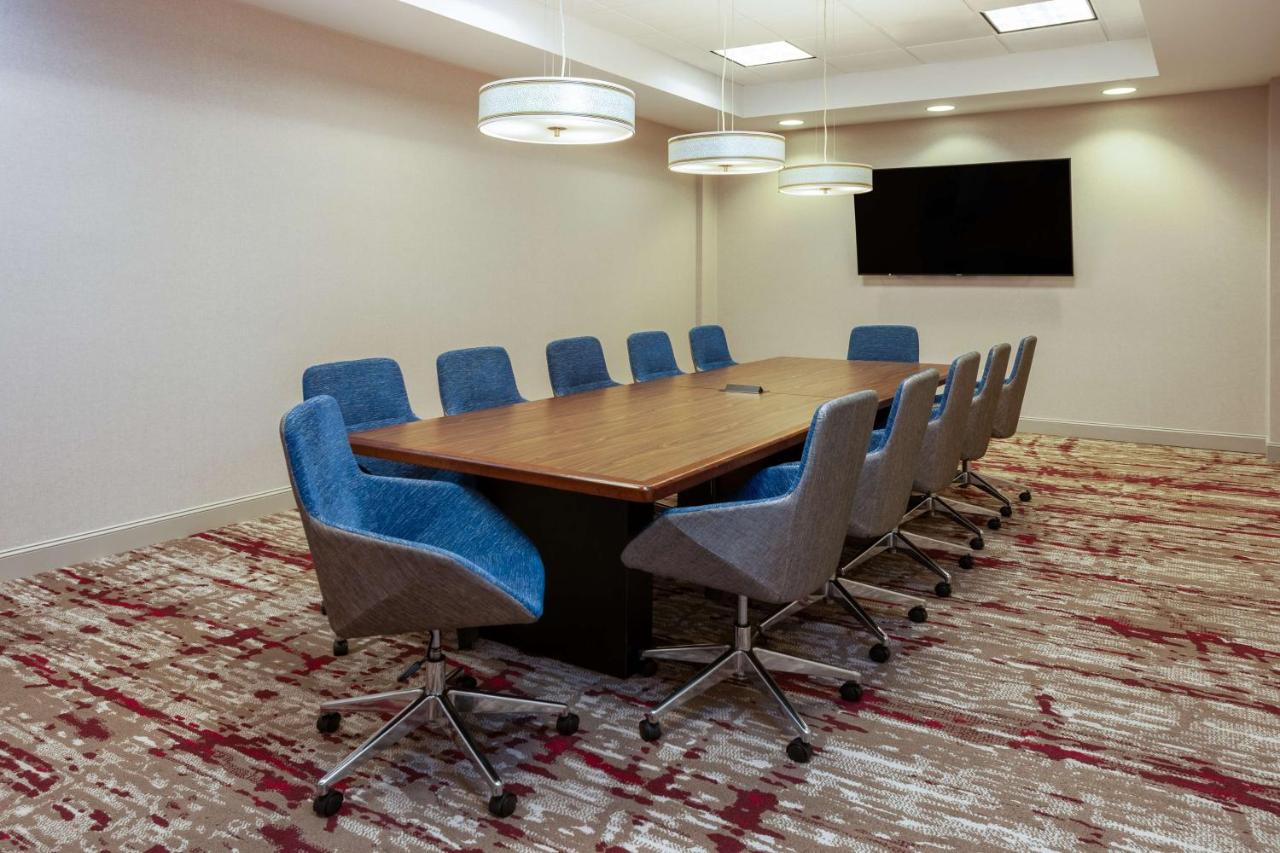 | Hilton Garden Inn Valley Forge/Oaks