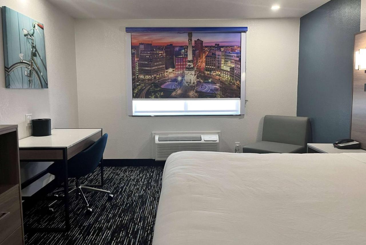 King Room - Non-Smoking at Baymont by Wyndham Indianapolis Northeast