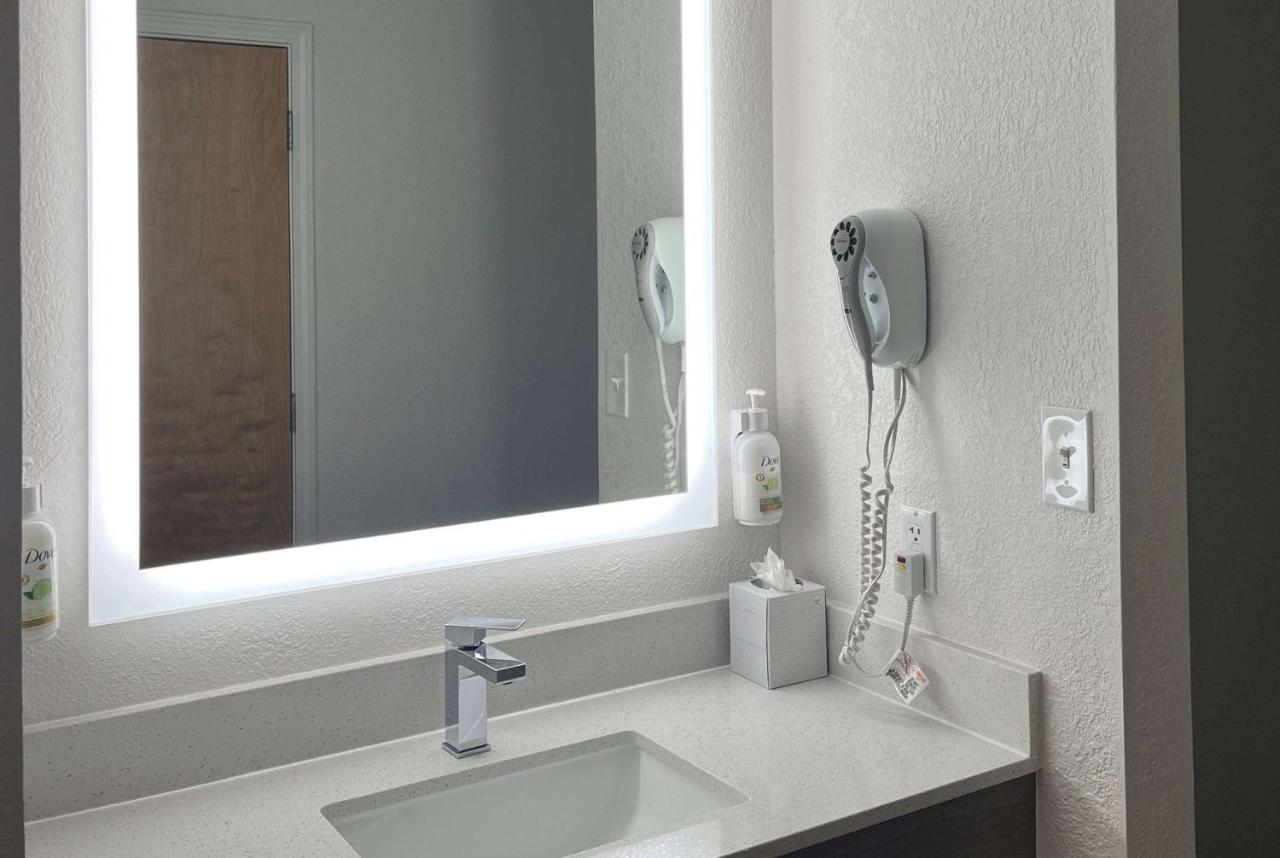 King Studio Suite - Non-Smoking at Baymont by Wyndham Indianapolis Northeast